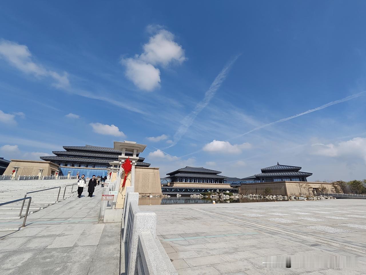 人在旅途看到的风景（七）
陕西历史博物馆秦汉馆、西安古城墙灯会、兴平古佛寺、大唐