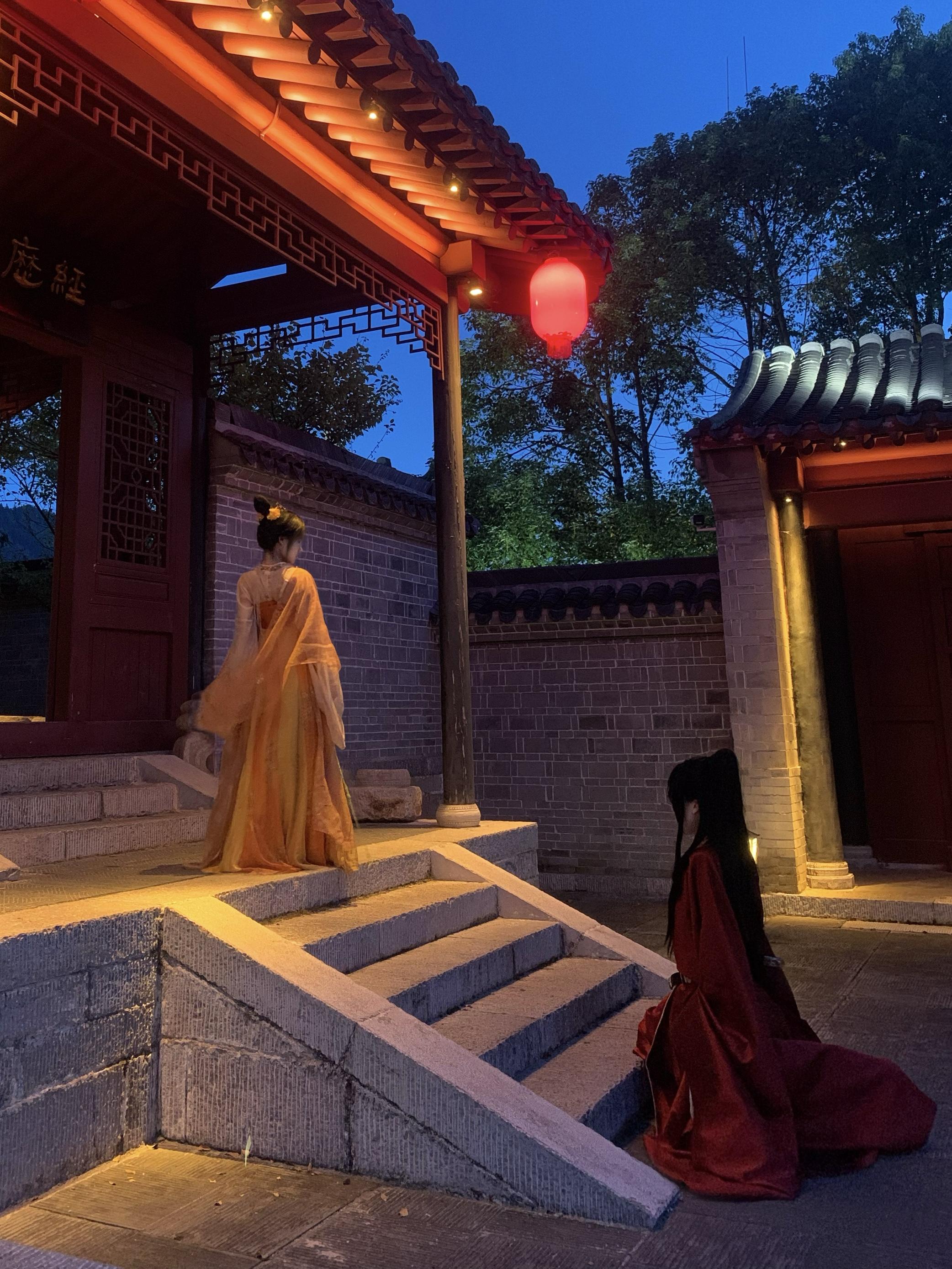 “昨夜又见当年弃我不归郎”