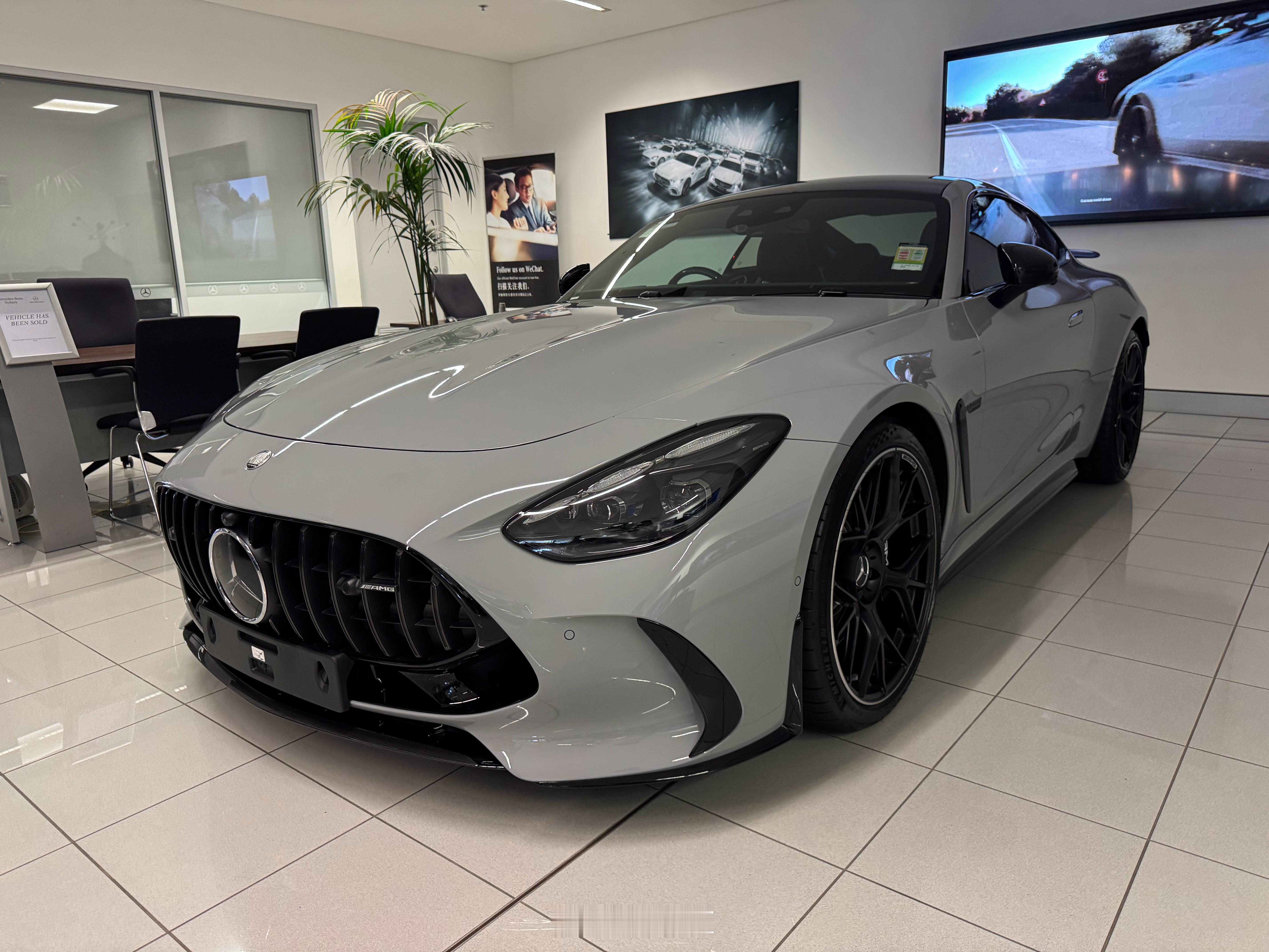 周六国内首秀的纯汽油AMG GT63，澳洲已经开始交车了，灰色这台“485”三位