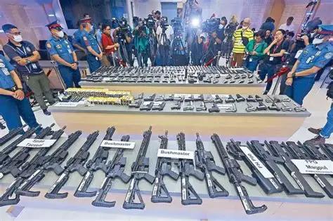 台湾犯罪团伙在菲律宾罗克韦尔公寓武器藏匿点，被菲律宾国家警察缴获