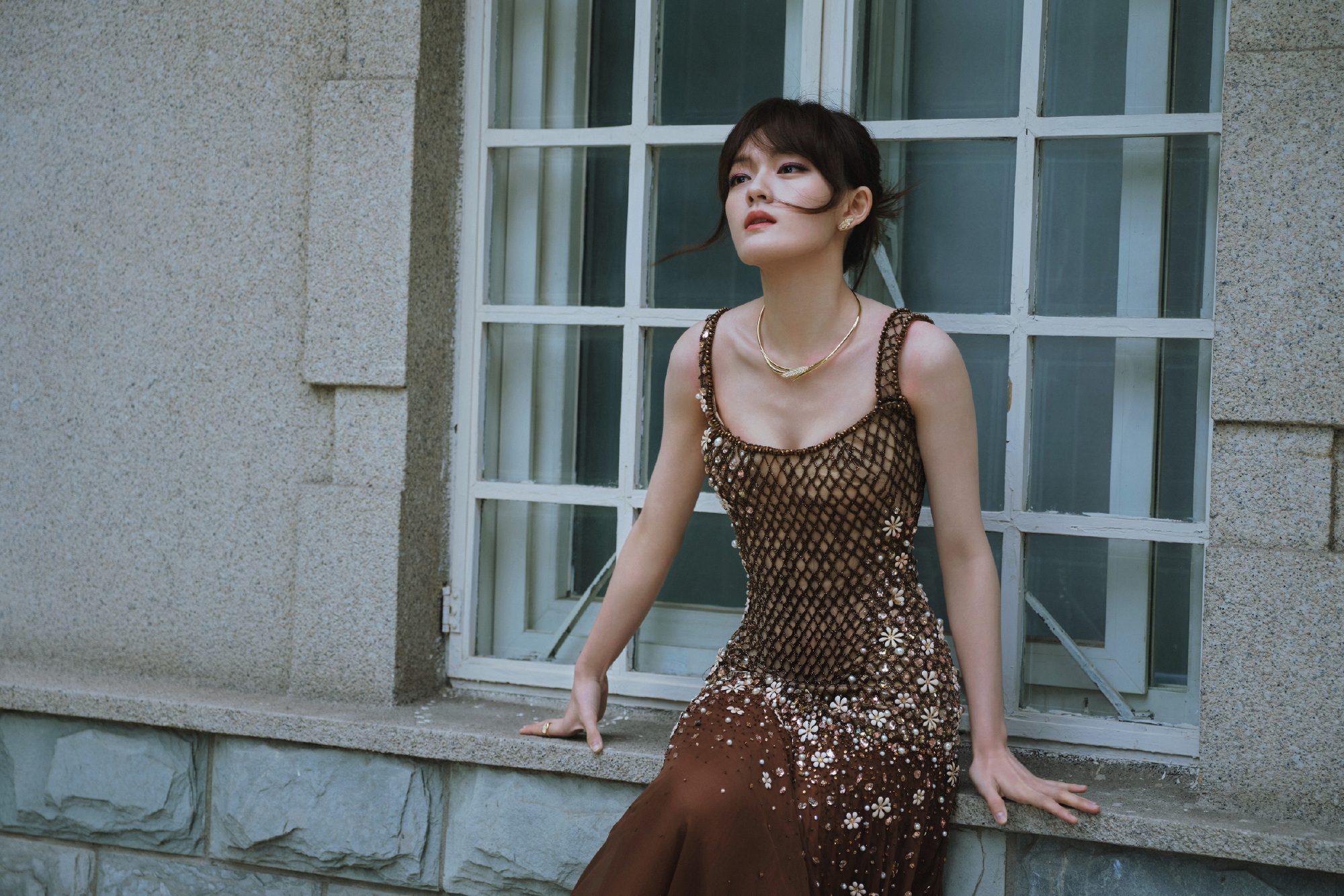 文淇身着Georges Hobeika 2025 秋冬高级定制礼服 、佩戴 CH