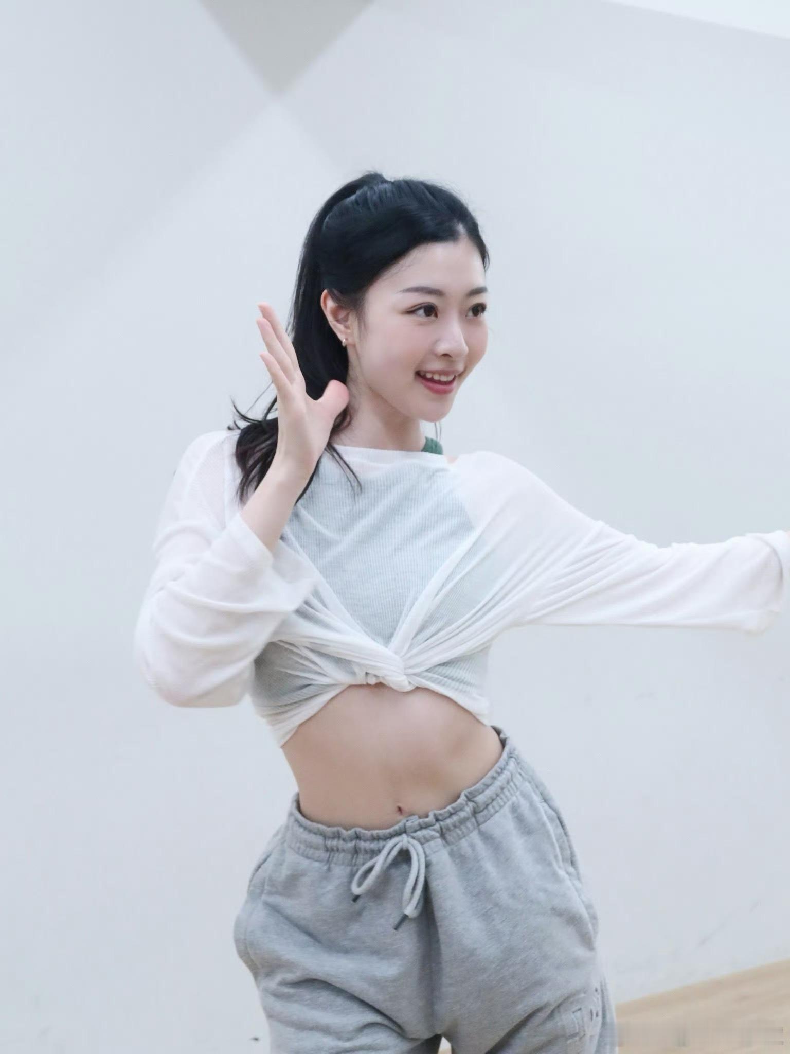 王承渲终于回来了 内娱少有的，把“温柔”与“韧性”都刻进骨子里的回归。当年《青你