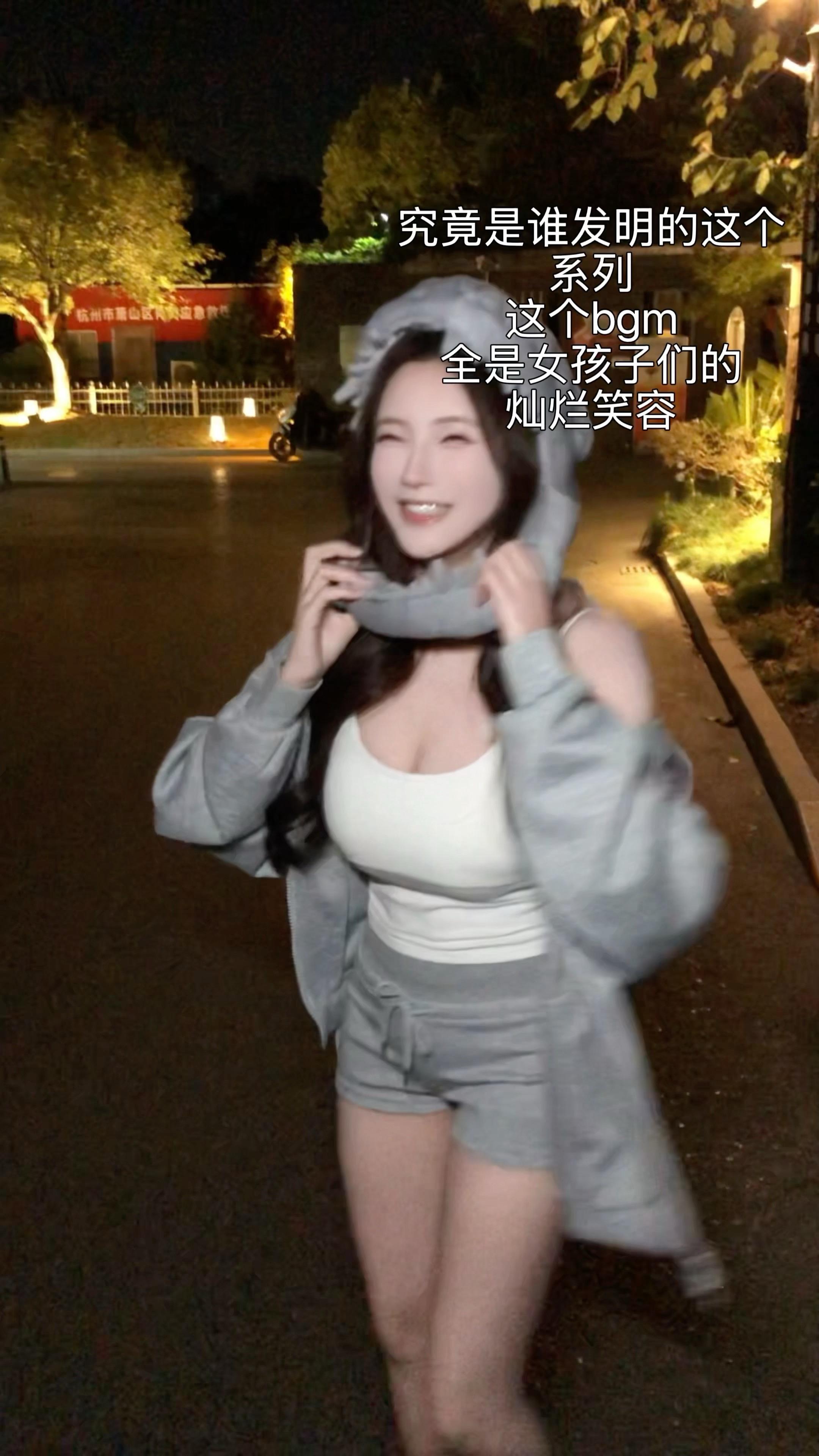 从小就被人说笑起来像月牙🌙