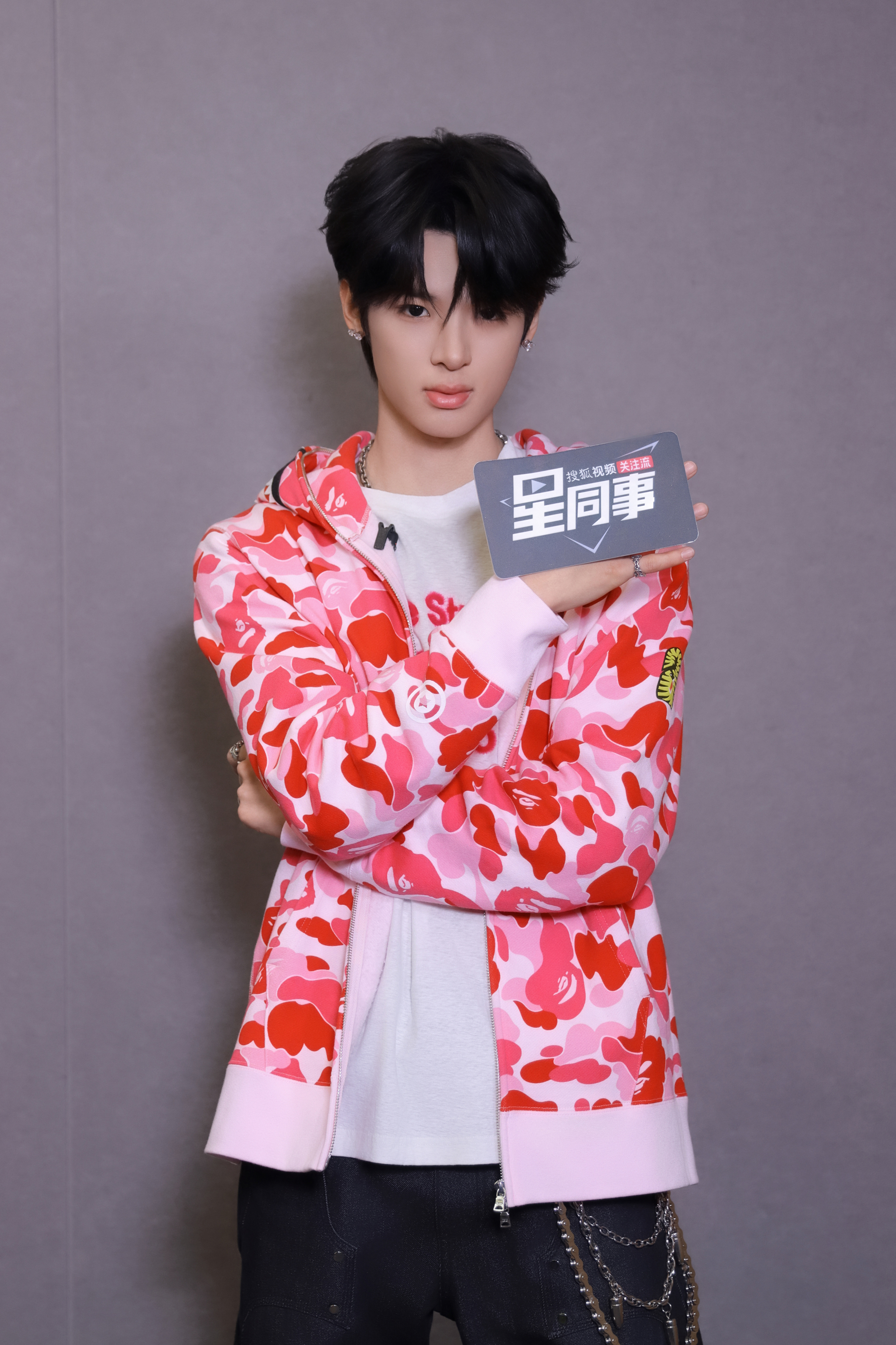 咳咳大事官宣！明天上午10点《星同事》专访正片上线一波花絮照送上等很久了吧，放心