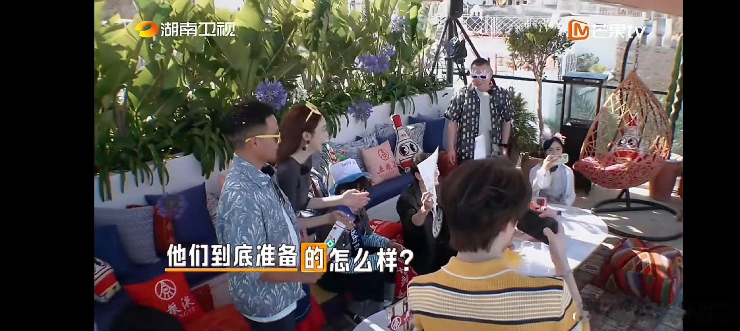 翟潇闻痛失本名黄晓明是会送生日惊喜的 晓明哥这惊喜自带“迷惑性”！非洲友人念名字