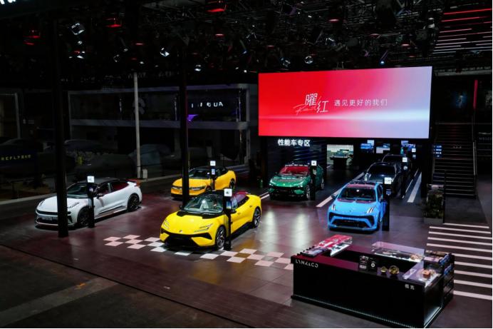 广州车展上，领克官宣汽车运动升级计划！全新纯国产 TCR 赛车下月亮相，赛事拓展