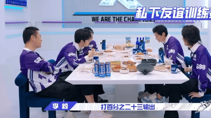 贺峻霖自我介绍是马超台词别人背采访稿，贺峻霖背马超台词。而且还是那种熟练到脱口而