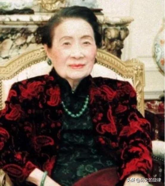 蒋介石私生活有多乱？贴身秘书晚年曝真相，宋美龄手段太绝
 
提到蒋介石，世人总绕