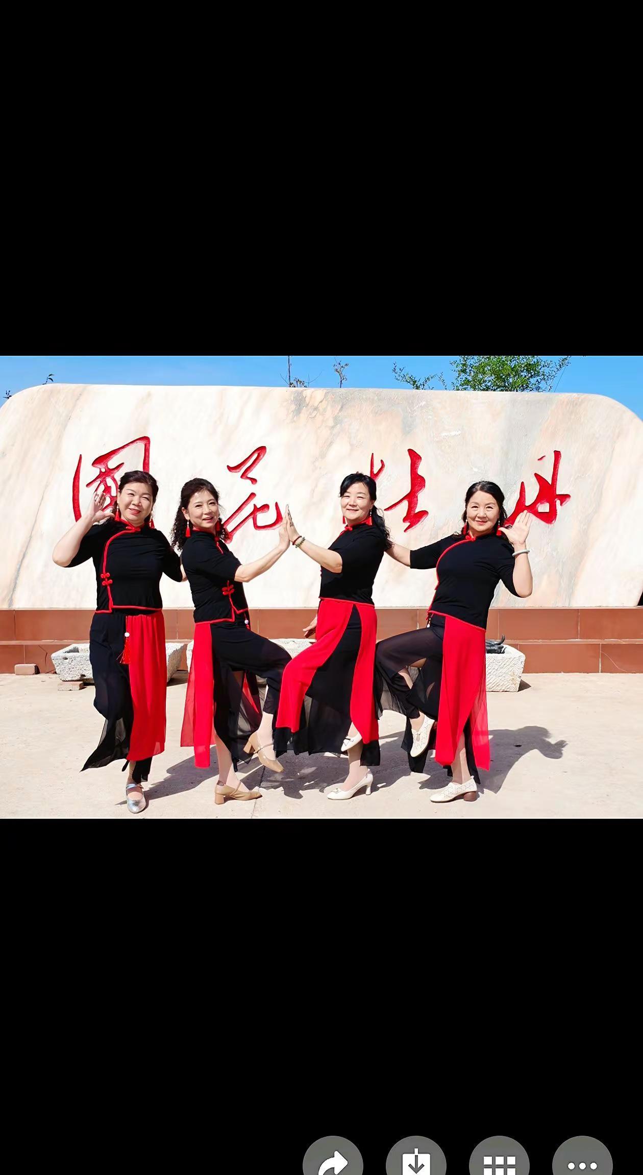 简单快乐，保持一颗年轻的心态。