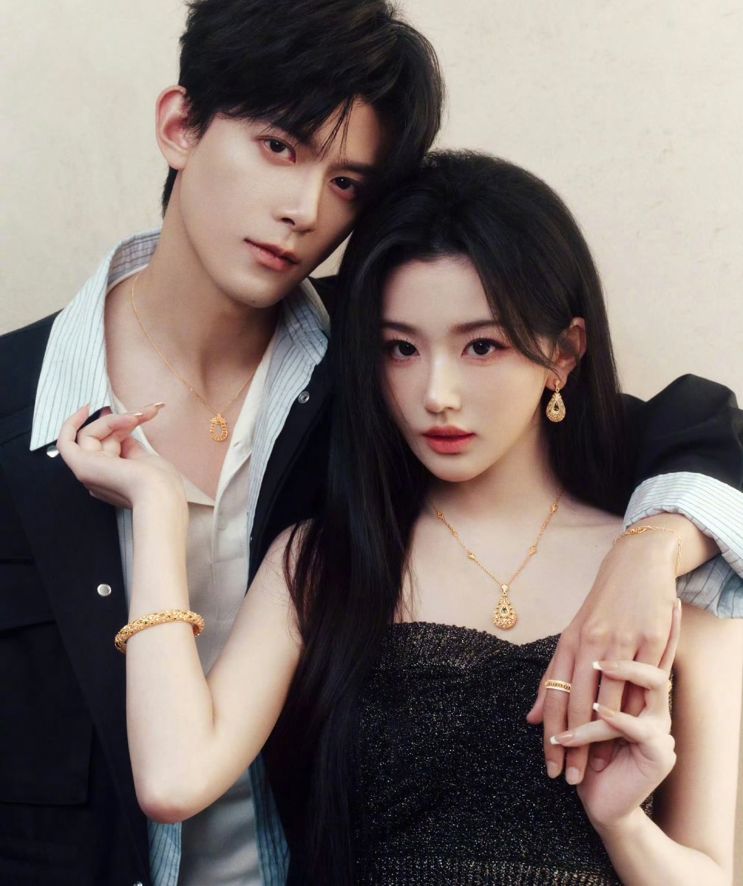 孔雪儿邓凯要合作等风热吻你了呜呜X﹏X导演看看我们孔雪儿和邓凯吧 