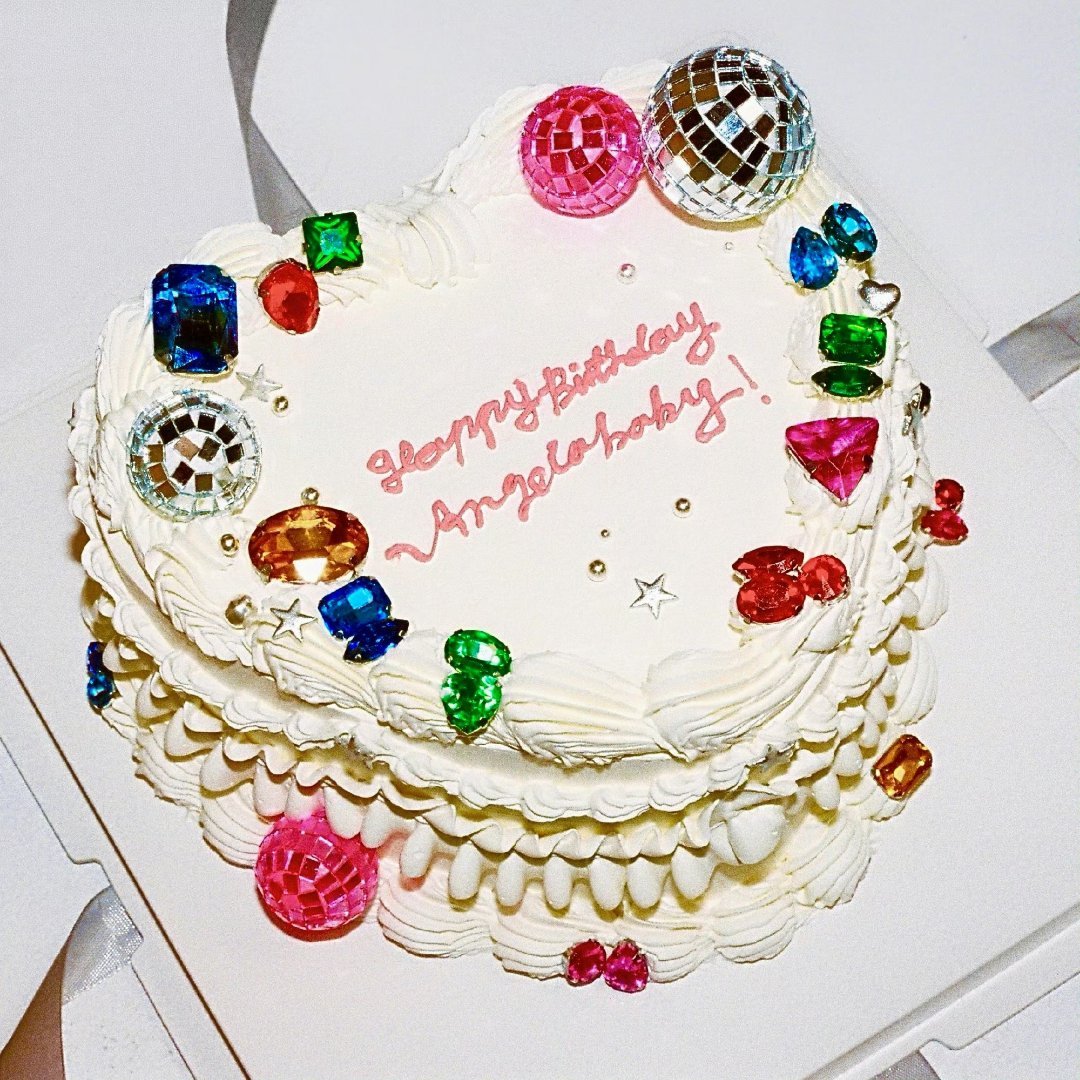 Angelababy钻石蛋糕Angelababy钻石生日照angelababy?