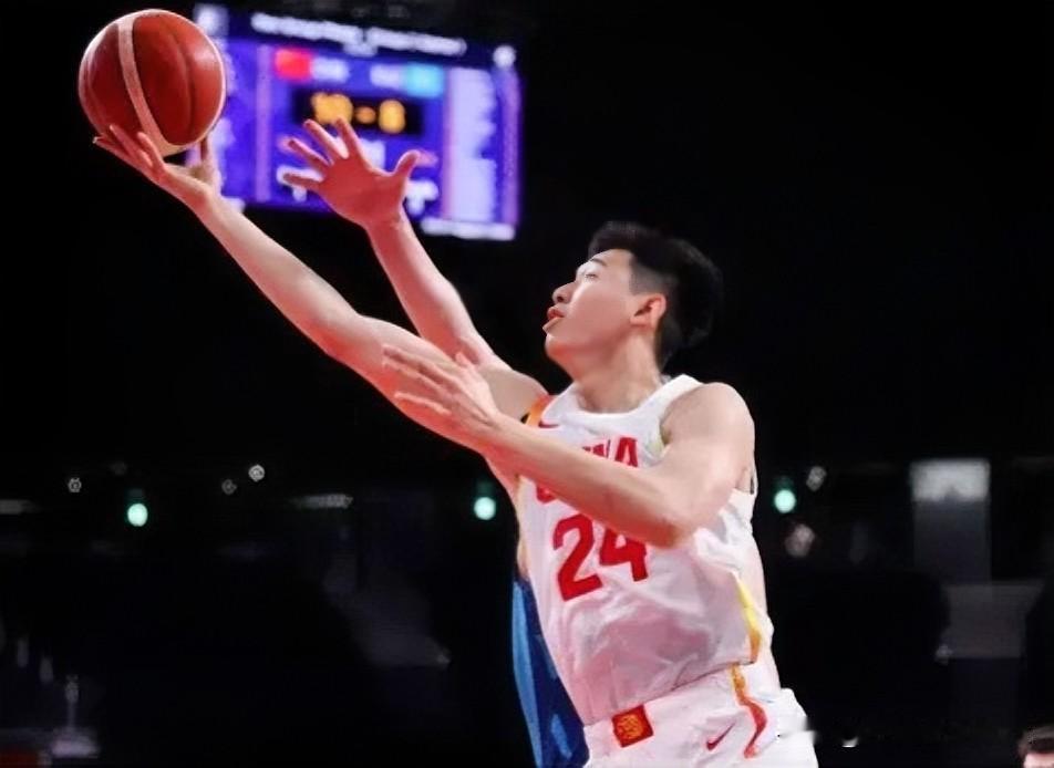 亚运会男篮小组赛首战，中国男篮人员不整依旧轻松碾压哈萨克斯坦，拿下开门红！

本