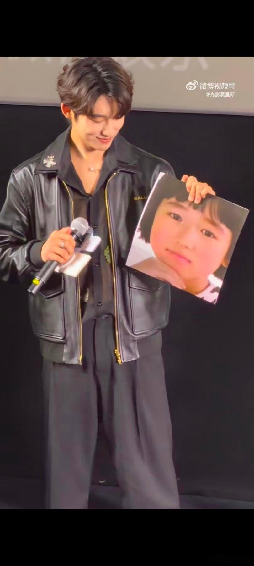 董思成cos珍珠小子董思成cos珍珠小子宋亚轩董思成自带模仿天赋，完美拿捏珍珠小