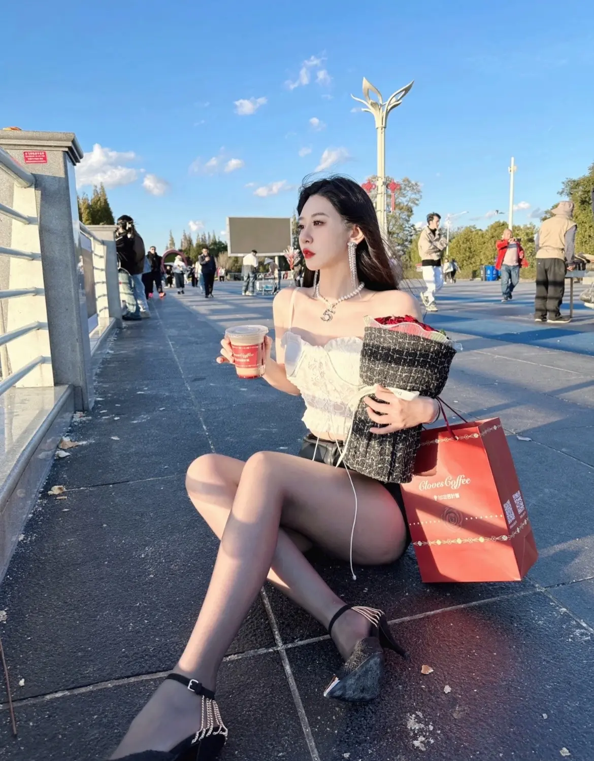 不好意思我什么都不缺就是缺💰。