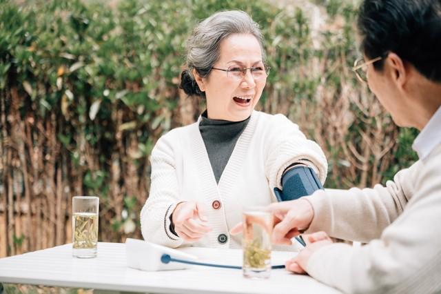 医生告诫：70岁还在拼命降血压？这7个健康隐患你一定要留心！

许多人都知道，高