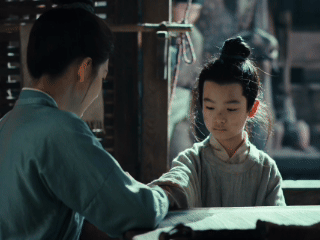 杨洋这段梦回张起灵 被《雨霖铃》苌弘壁设定瞬间拉回回忆杀✨代代同名传承的宿命感，