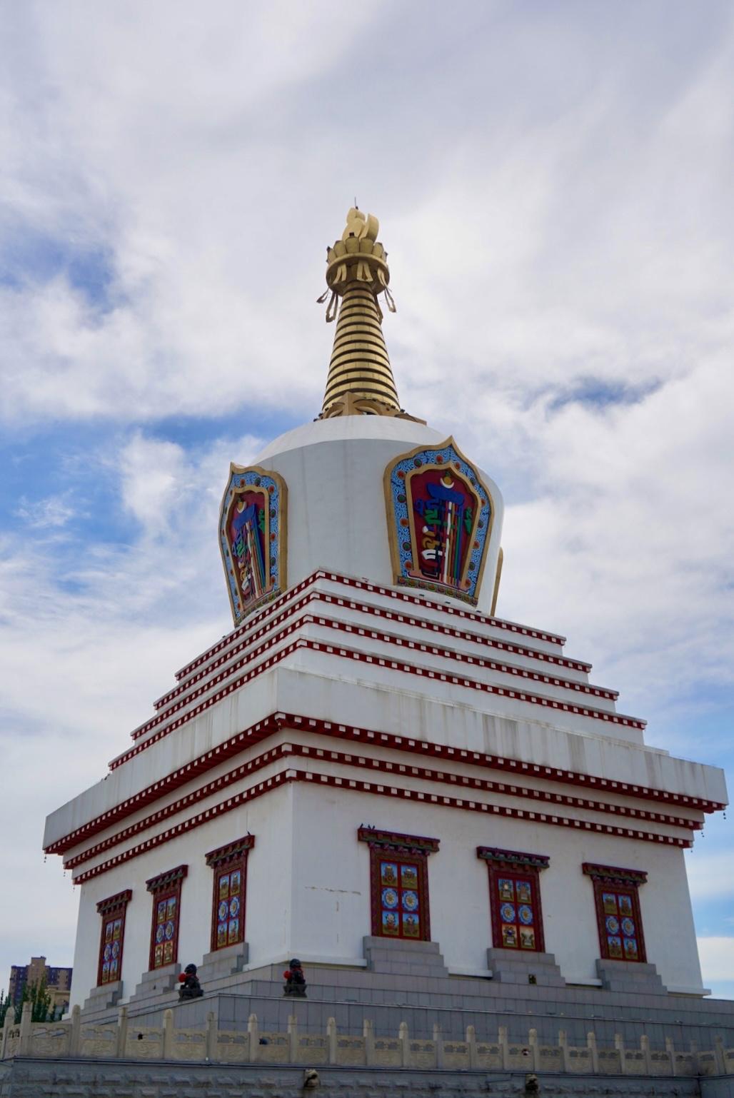 夏日生活打卡季 
呼和浩特的宝尔汗佛塔与观音寺，确是两处能让人心静下来的地方。一