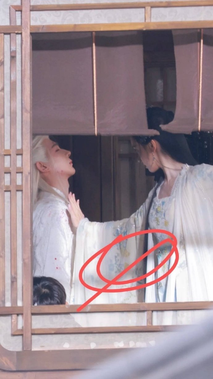 陈都灵[超话]  陈都灵夏之光月鳞绮纪打戏路透  雾妄言一掌拍飞柳为雪  哇 这