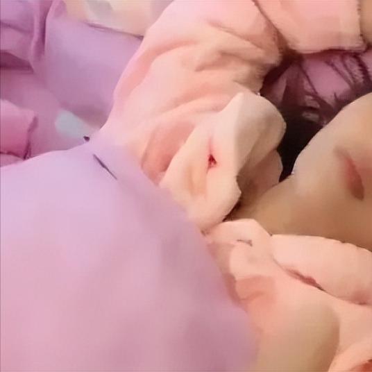 北京，一女子结婚后一直偷偷和其他男人保持不正当男女关系，其丈夫发现后，没有吵闹和