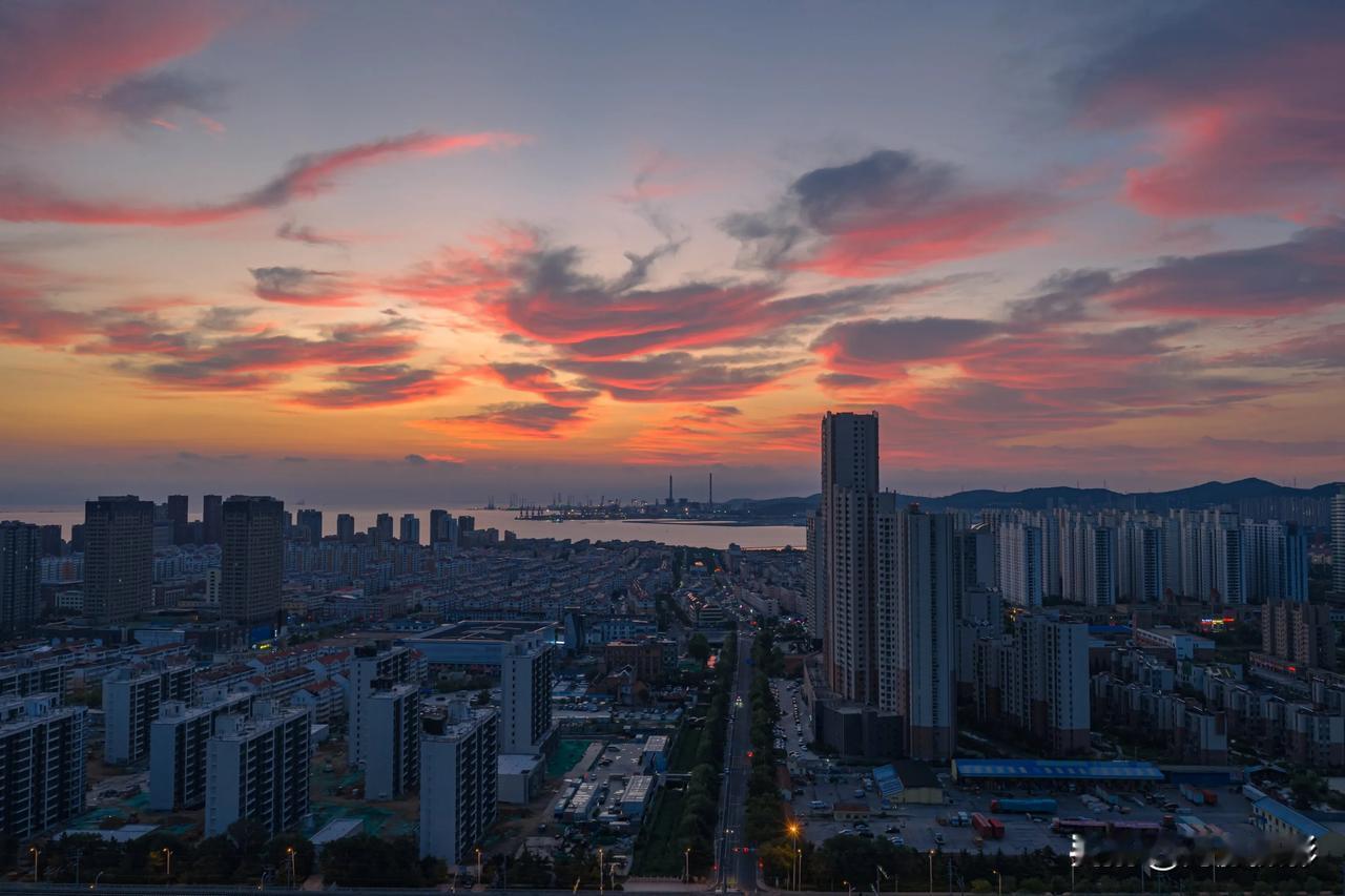 同一地点，连续3天威海早晨朝霞壮观，美景不重样