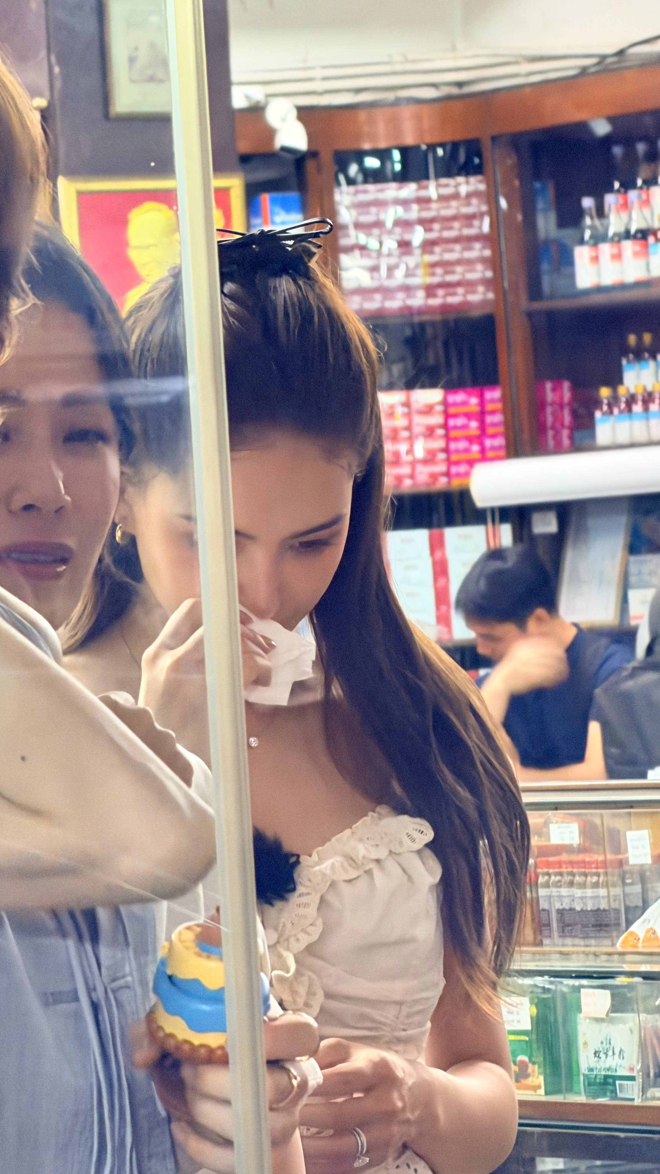 见完老公 见老婆 汉娜又和我比心合影了🥹🫶🏻❤️🔥 泰国·瓦洛洛市场
