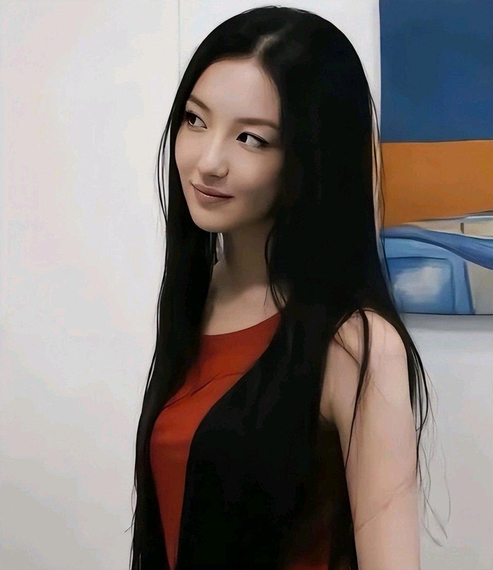 大龄剩女不结婚最后会不会后悔，这事儿没有标准答案。
有些会后悔。比如那些本想结婚