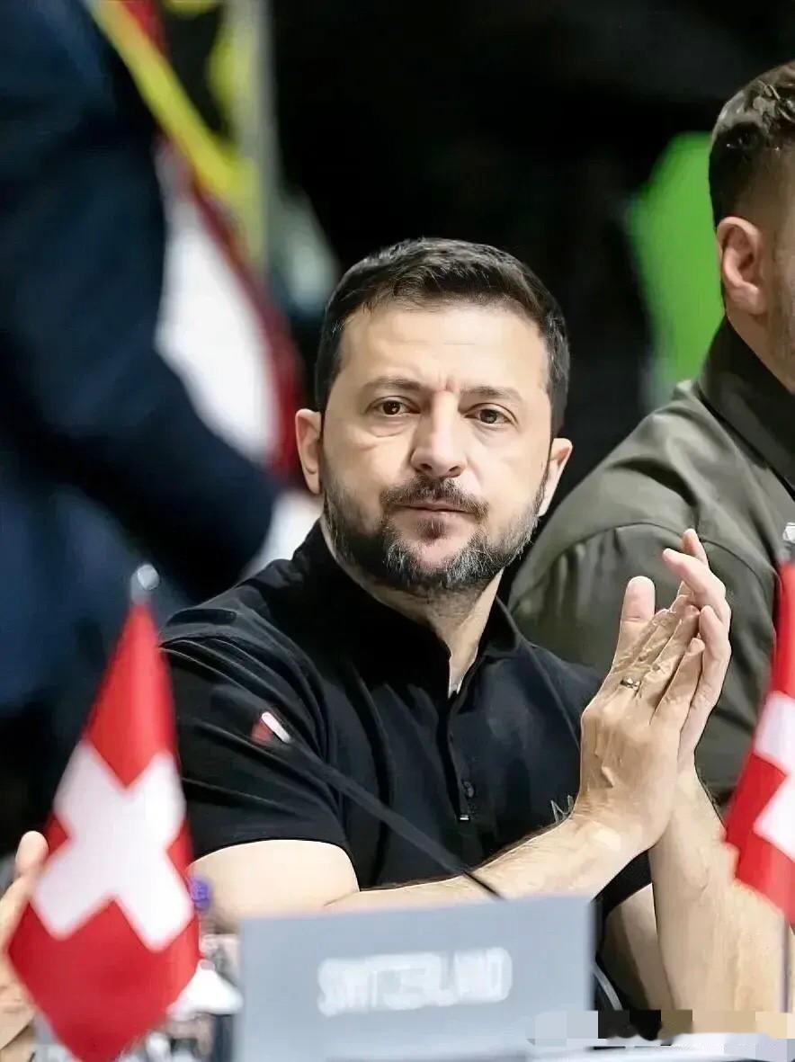 俄罗斯拿泽连斯基没办法，美国也拿泽连斯基没办法。

就在刚刚，
泽连斯基表示，