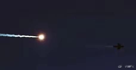刚刚胡塞击退以色列战机编队  胡塞武装防空部队成功击退以色列战斗机编队。胡赛国产