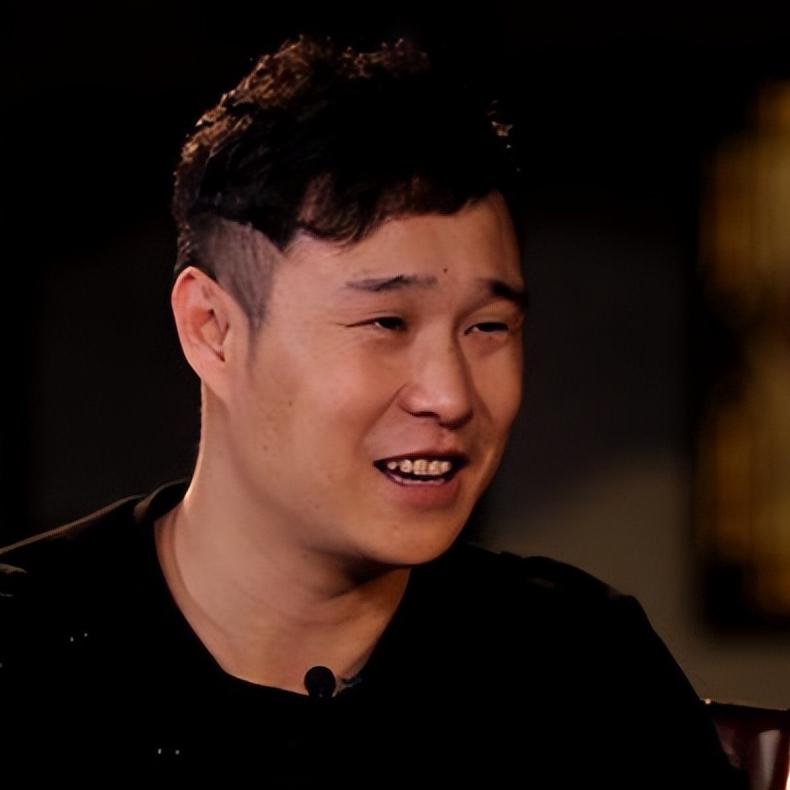 演员，小沈阳说，第一次上春晚之前，我还欠着饥荒呢，少人家八万块钱，想不到一上春晚
