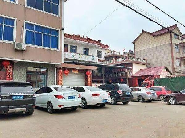越来越多年轻人选择开车回家过年 “有钱没钱，回家过年”，什么都阻挡不了回家过年的