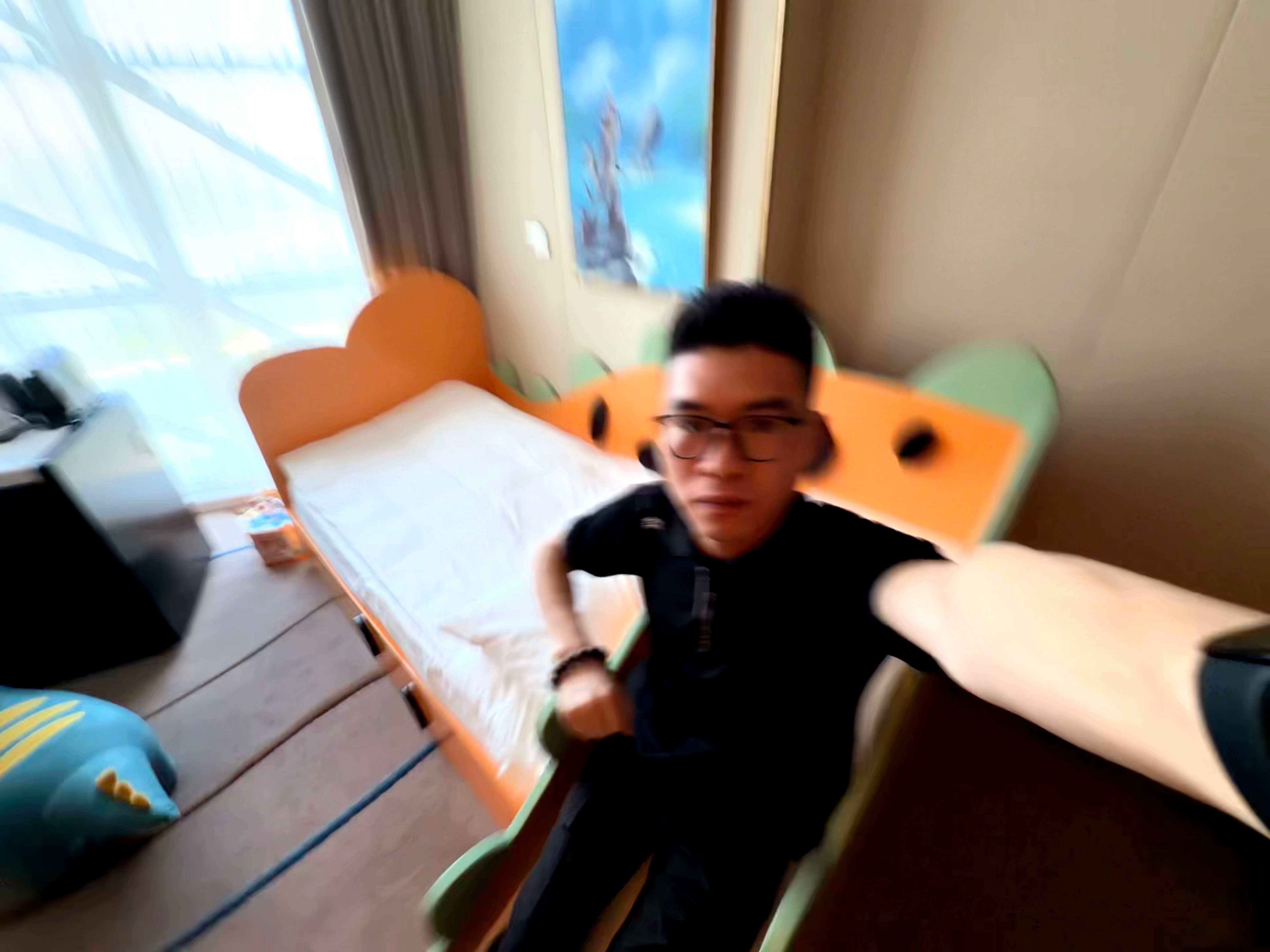 滑滑梯自由按时长大，坦然接受年龄的增长有钱的20岁，去完成20岁没实现的梦，走趟