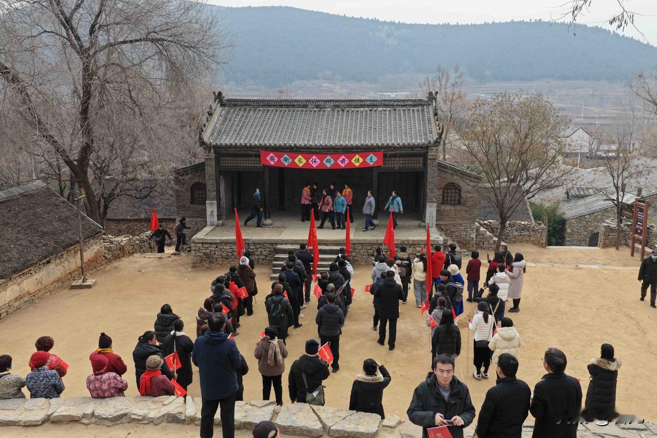 走进山东红嫂家乡旅游区，参与《重走支前路》活动，仿若开启一场时空穿越之旅。动员大