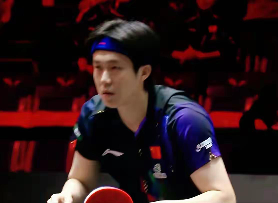 【硬碰硬直接杠，王楚钦击败户上隼辅，晋级16强】WTT新加坡大满贯男单1/16，