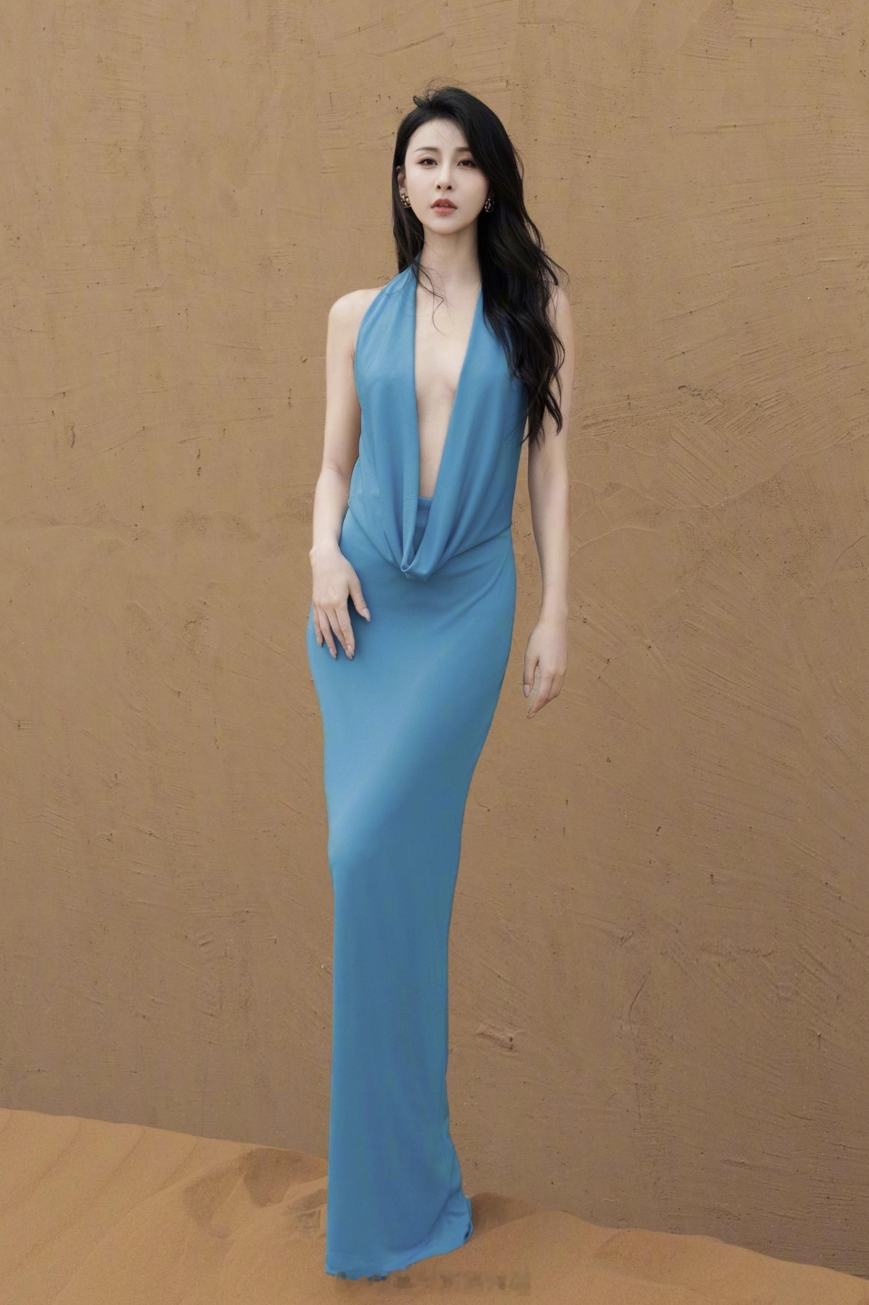 贾青沙漠中的一抹蓝 ​​​