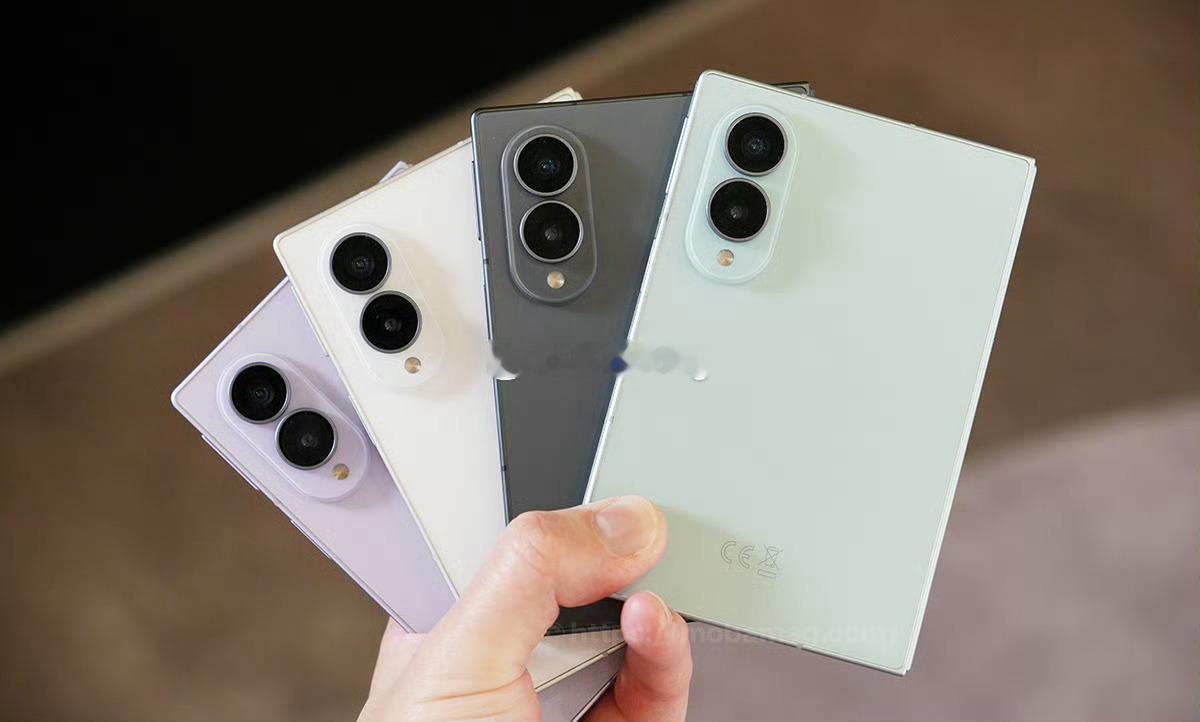 三星阔折叠手机：12GB+256GB--12999元12GB+512GB1459