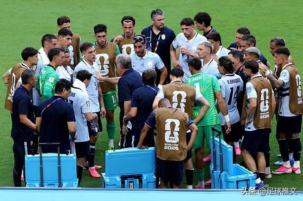 乌拉圭内讧？
乌拉圭目前世界杯前两轮先后1-1战平沙特、2-2战平佛得角遭遇两连