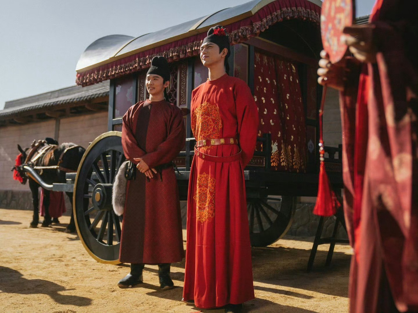 李现蒋长扬 lx李现国色芳华      期待与花鸟使蒋君再相逢时，定是繁花似锦，