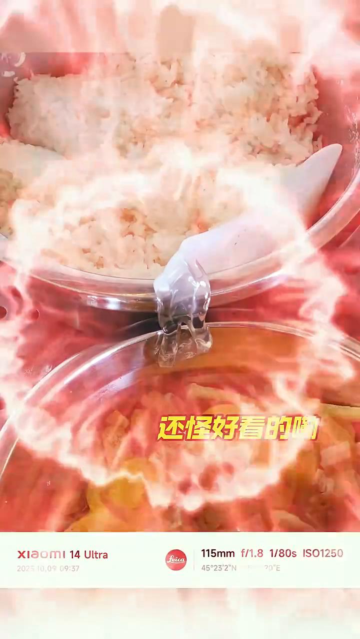 当第一批大学生回家后，家里所有老物件都开始栽赃陷害了。刷到一个大学生回家帮忙砸糍