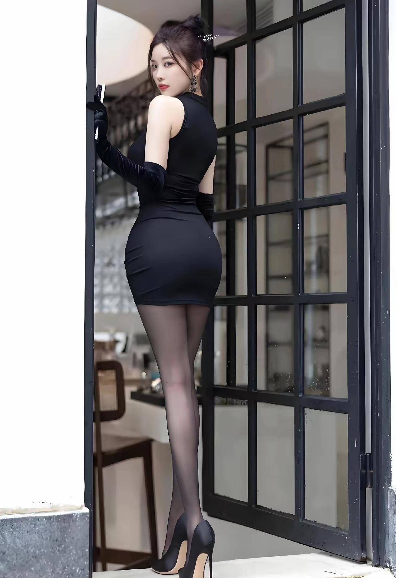 爱好？还是发美图吧，
争取找到质量高的美图，
希望发的美图，大家都能喜欢……