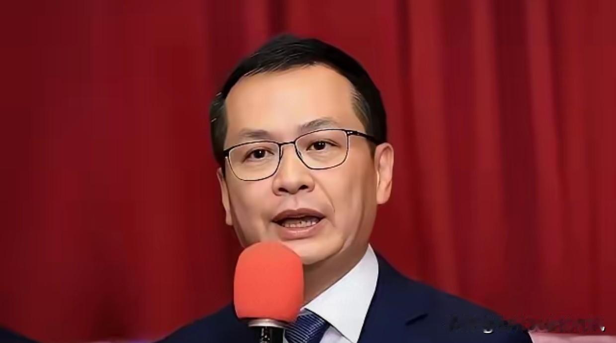 国民党籍民意代表罗志强、郑丽文近期发表不当言论，前者妄图要求大陆后退，后者声称要