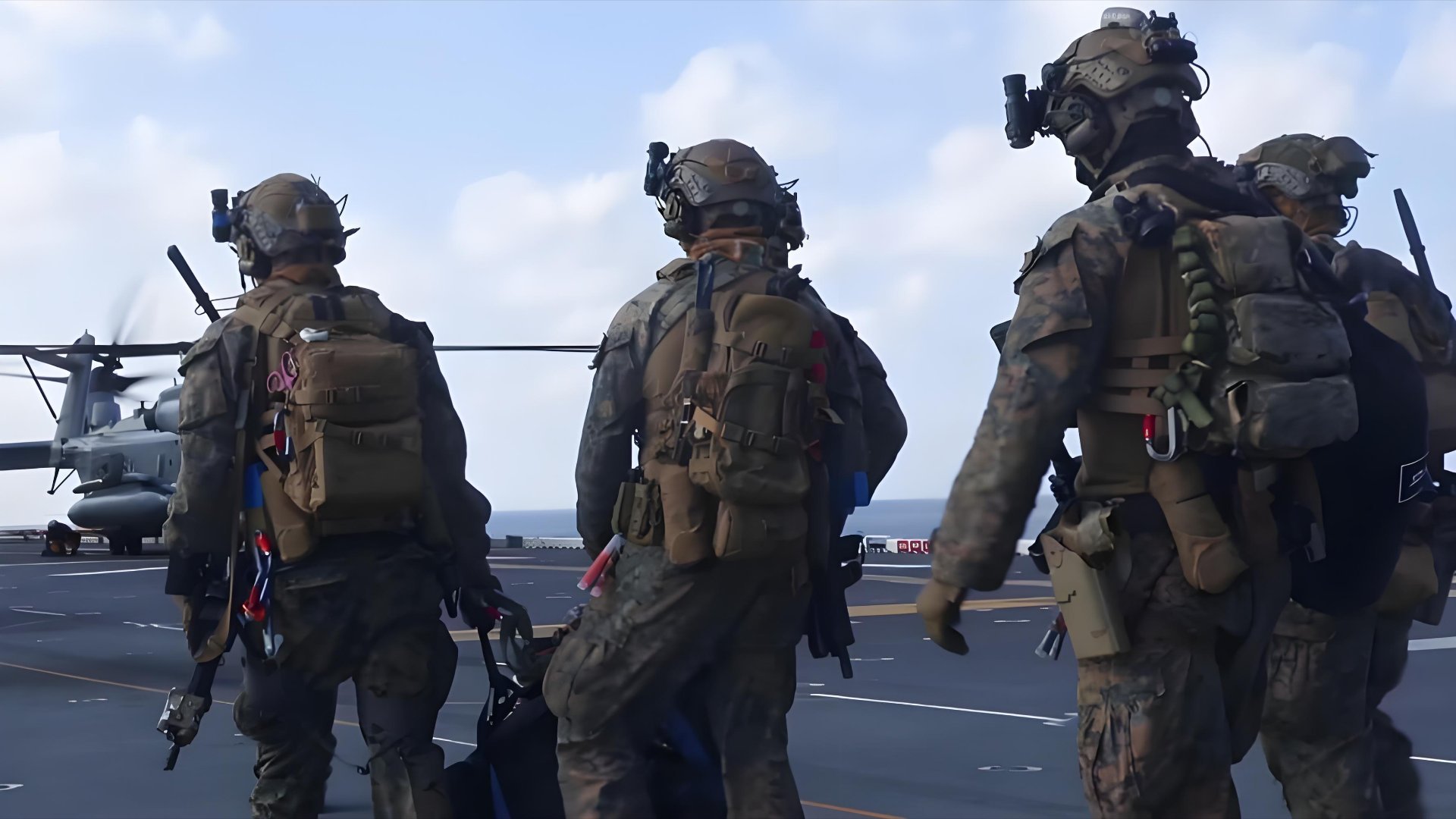 美第31海军陆战队远征队27日抵中东，约2200人搭乘"的黎波里"号两栖攻击舰（