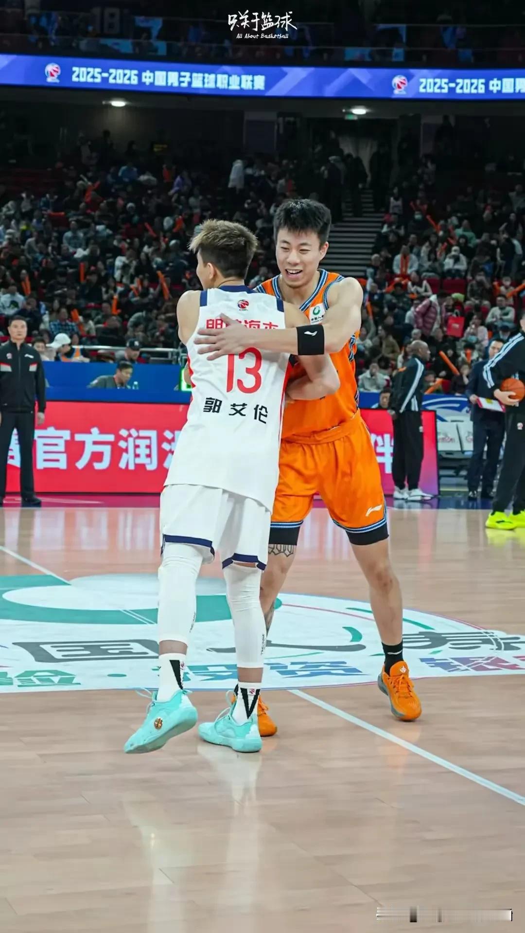 万万没想到张镇麟和郭艾伦落选全明星赛，个人认为主要有2方面原因。
1、他俩的比赛