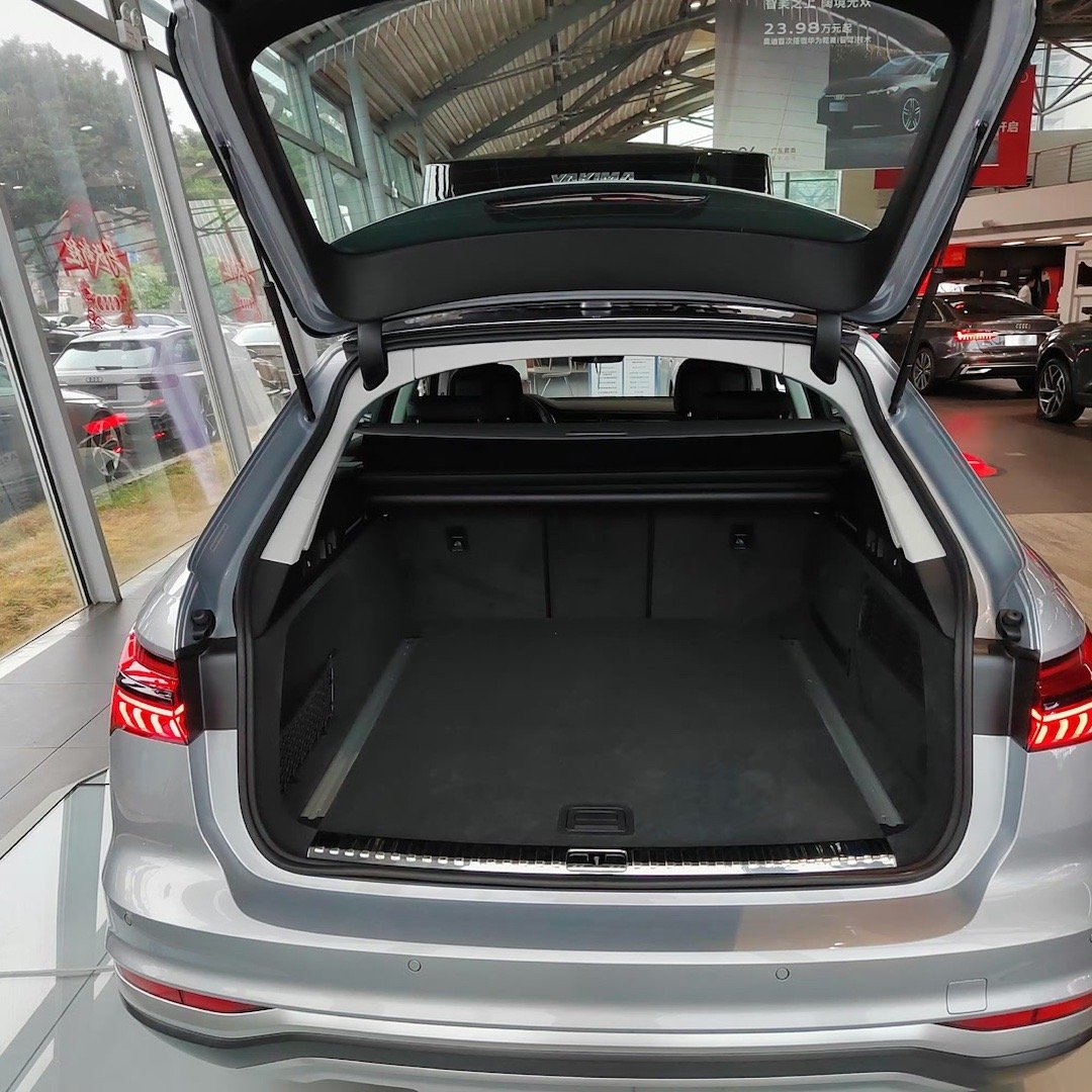 这个车国内车主是不是希望他油耗在八以下呀？那就完美了是吧？ps 网图侵删 