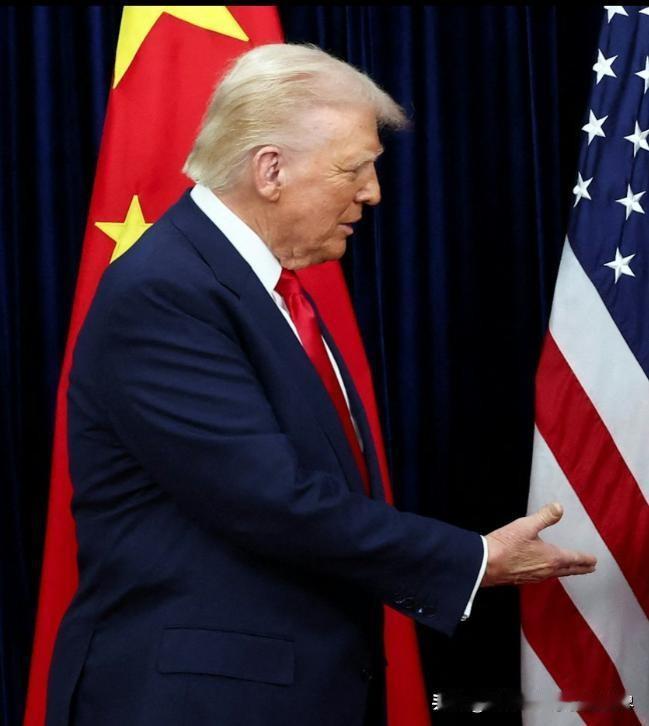 在强者面前，美国总统也是个懂礼貌的绅士。本次中美元首会晤一共1小时40分钟，无论