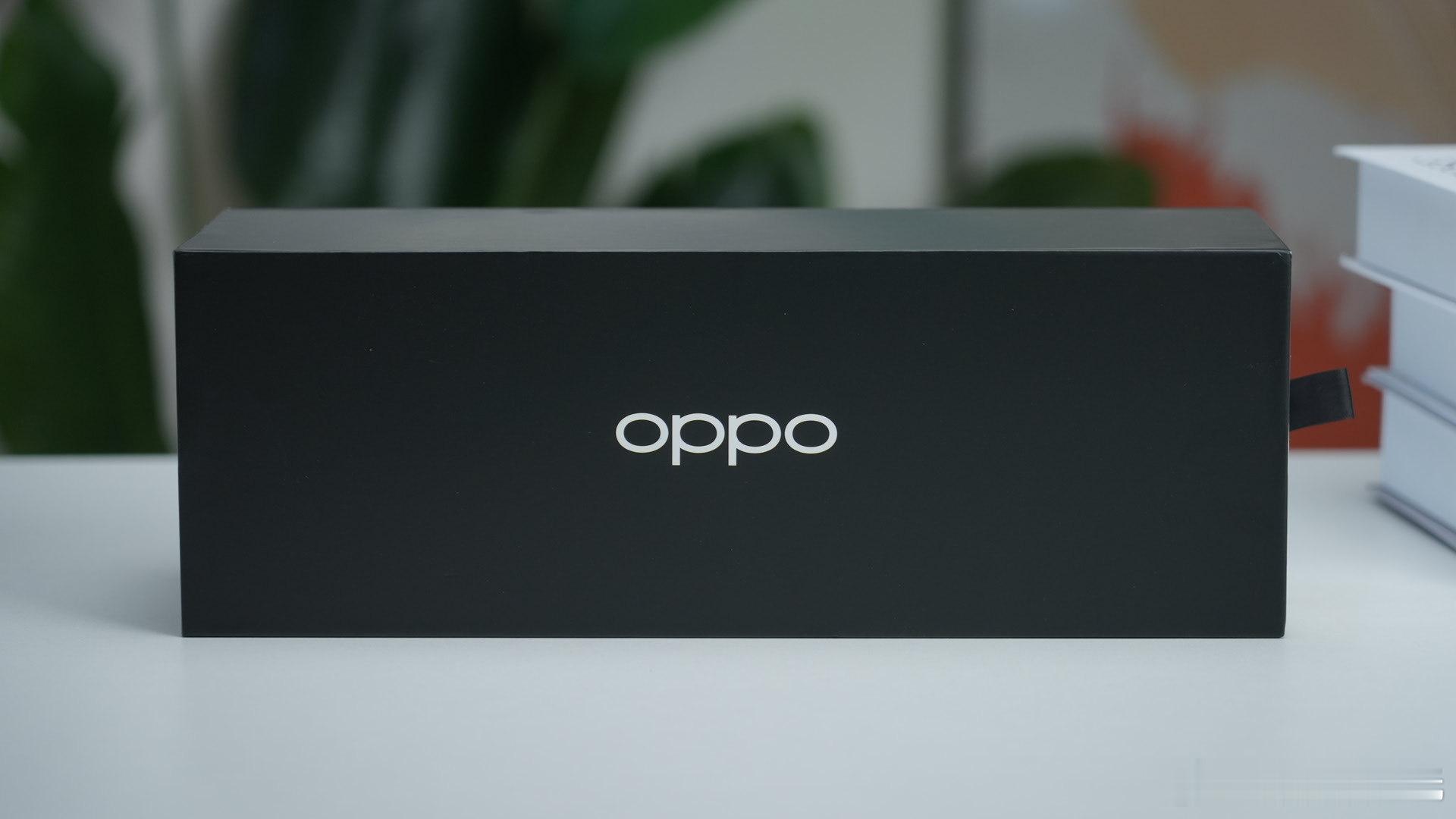 收到了#OPPO K12 Plus#的邀请函，里面居然是一个大大大大水杯，这与6