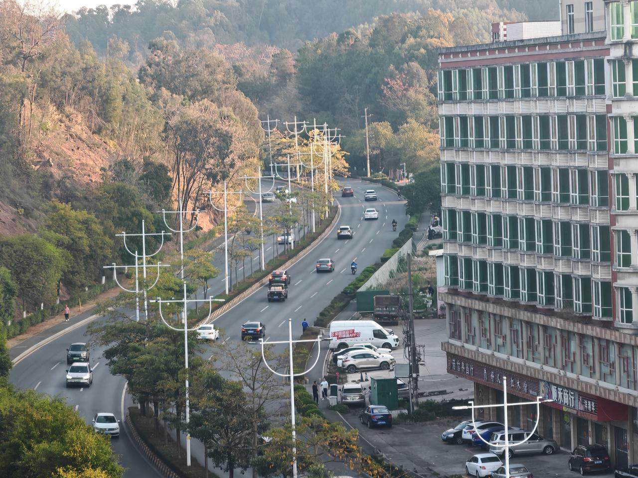 真正聪明的女人，从不在外人面前说这3件事…
 
一个女人过得好不好，从说话的分寸