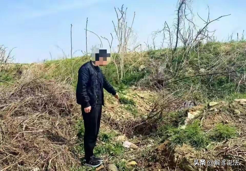 河北石家庄，52岁女子独自在家照顾老人，丈夫和儿子外出打工。邻村一同龄男子见女子