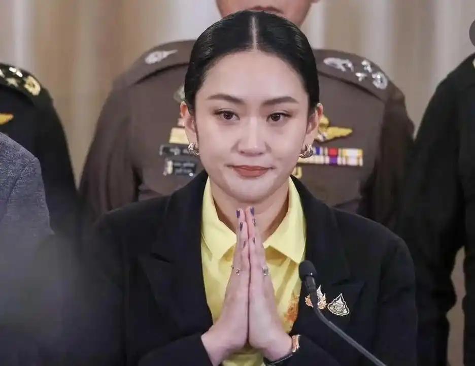 泰国真的离不开佩通坦。
为什么泰国要在8月29日对佩通坦进行裁定，因为泰国等不起