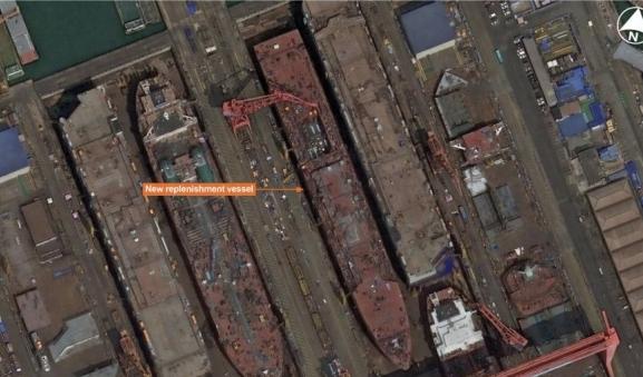 不建基地，就建巨舰：中国6万吨“超级奶妈”背后，藏着美国最不愿看到的阳谋。
外媒