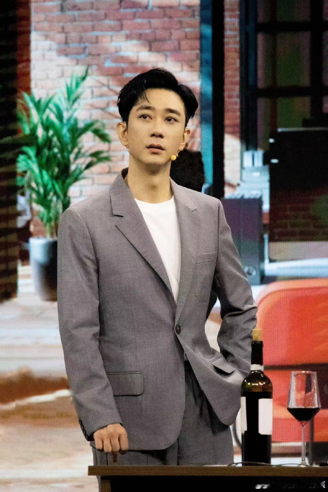 #王自健瘦张力#王自健瘦了也太多了，看得出来健身的效果也是非常的显著，整个人都变
